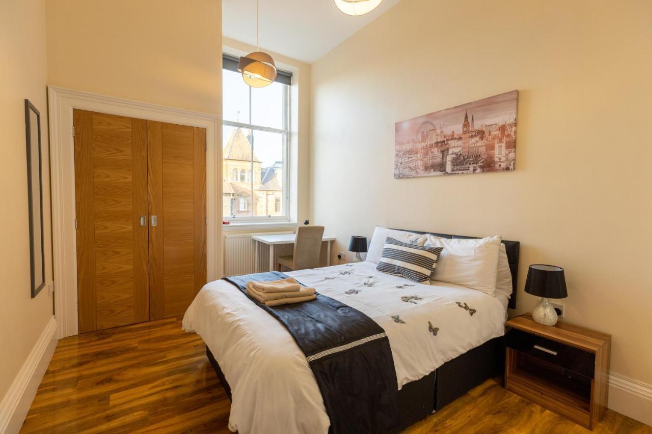 New 2 Bed Apartment With Stunning Views Of Arthur Seat Mountain Edinburgh Bagian luar foto