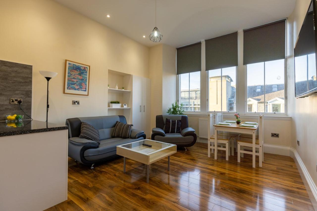 New 2 Bed Apartment With Stunning Views Of Arthur Seat Mountain Edinburgh Bagian luar foto