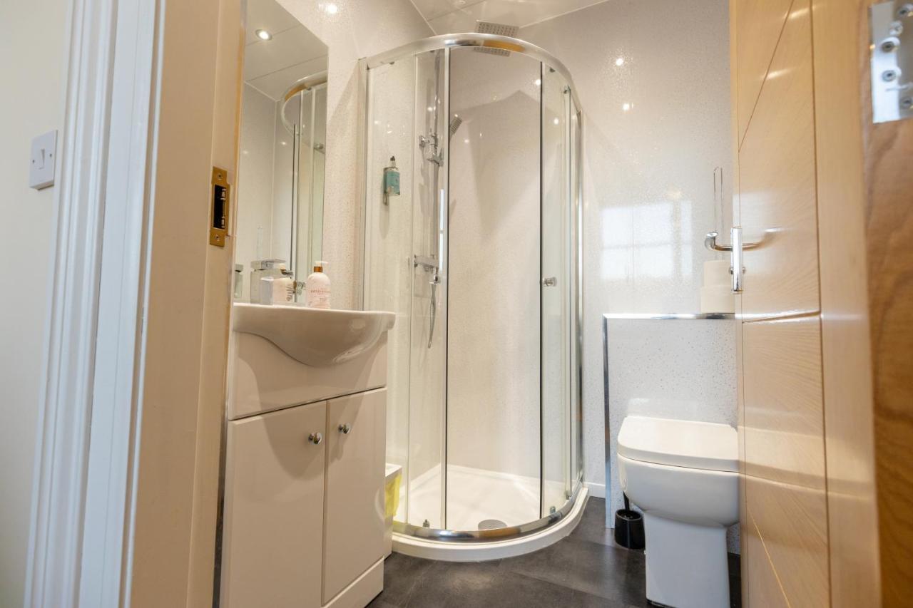 New 2 Bed Apartment With Stunning Views Of Arthur Seat Mountain Edinburgh Bagian luar foto